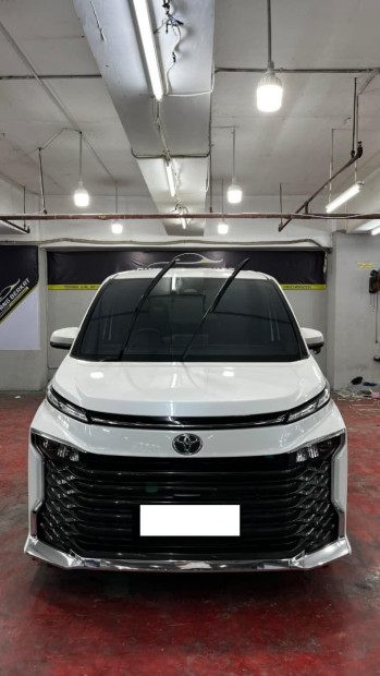 Toyota Voxy 2.0L Automatic 2022