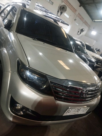 Toyota Fortuner 2.4L G Diesel Automatic 2012