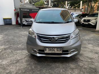 HONDA FREED 1.5 SD AT 2014