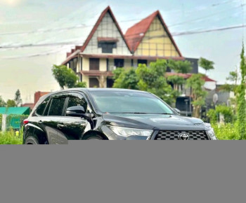 Toyota Innova 2.0L Q HV Modellista Zenix Automatic 2023