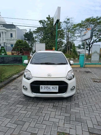 Daihatsu Ayla 1.0L X Automatic 2014