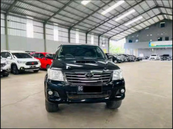 Toyota Hi-Lux DOUBLE CABIN 2.4 G (4X4) DSL M/T Manual 2011