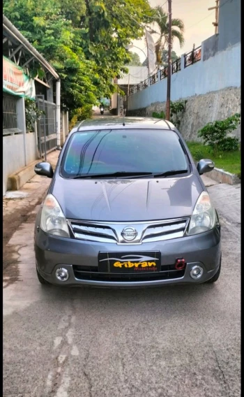 Nissan Grand Livina XV Ultimate Automatic 2012