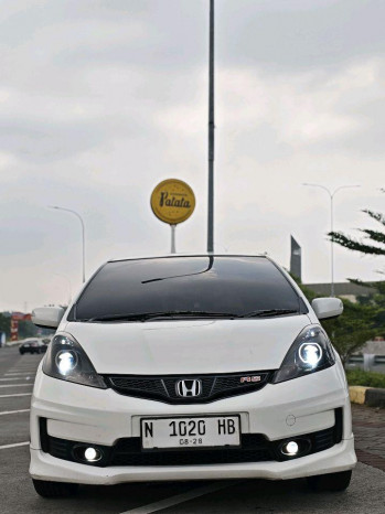 Honda Jazz 1.5L RS Automatic 2014
