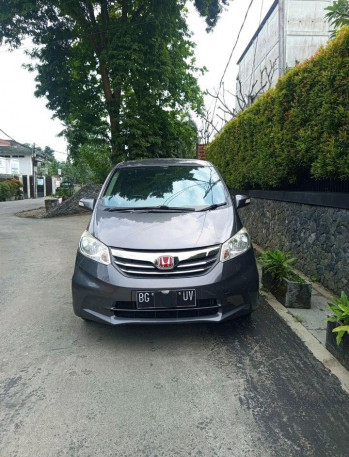 Honda Freed 1.5L S Automatic 2012