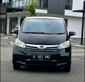 Honda Freed 1.5L E Automatic 2013
