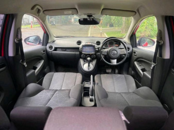Mazda Mazda2 1.5L V Automatic 2013