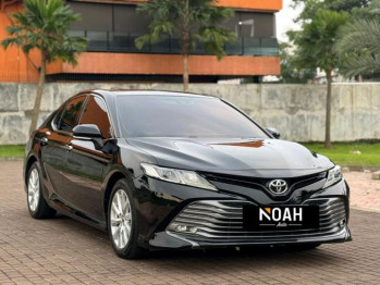 Toyota Camry 2.5L V Automatic 2019