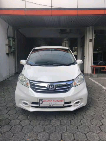 Honda Freed 1.5L E Automatic 2013