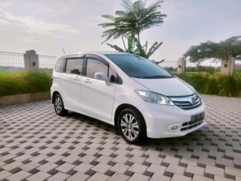 Honda Freed 1.5L E Automatic 2016