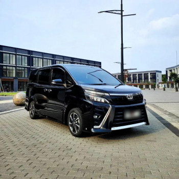Toyota Voxy 2.0L Automatic 2018