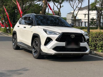 Toyota Yaris Cross 1.5 S HV CVT With GR Parts Aero Package Automatic 2023