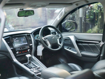 Mitsubishi Pajero Sport 2.4L Dakar Ultimate 4x4 Automatic 2021