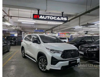 Toyota Innova 2.0L Q HV Modellista Zenix Automatic 2023