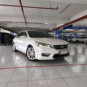 Honda Accord 2.4L i-VTEC Automatic 2013