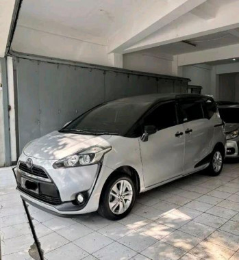 Toyota Sienta 1.5L G Automatic 2017
