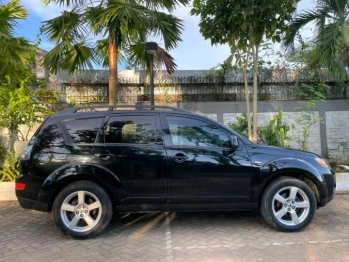 Mitsubishi Outlander PHEV 2.4L Automatic 2008