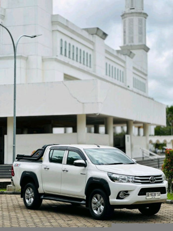 Toyota Hi-Lux DOUBLE CABIN 2.4 G (4X4) M/T DIESEL Manual 2020