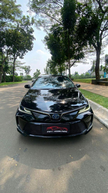 Toyota Corolla Altis 1.8L HV Automatic 2020