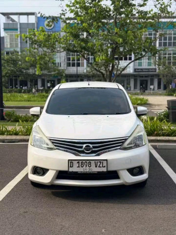 Nissan Grand Livina XV Ultimate Automatic 2017