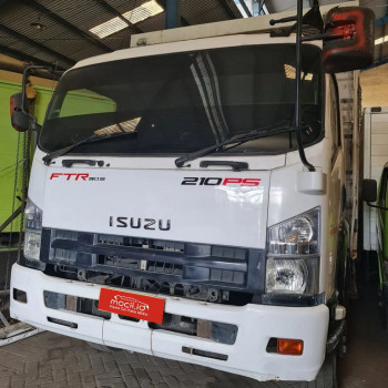 Mobil ISUZU GIGA FTR 210PS BAK ENGKEL 6 RODA 2012 - Mocil.id