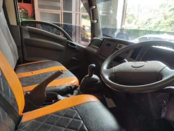 Mobil ISUZU ELF NMR71 2.8L BOX ALUMINIUM MT 2021 - Mocil.id