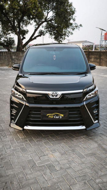 Toyota Voxy 2.0L Automatic 2019