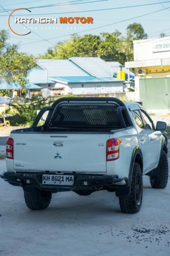 Mitsubishi Triton 2.4L GLS DC Automatic 2017