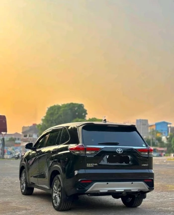 Toyota Innova 2.0L Q HV Modellista Zenix Automatic 2023