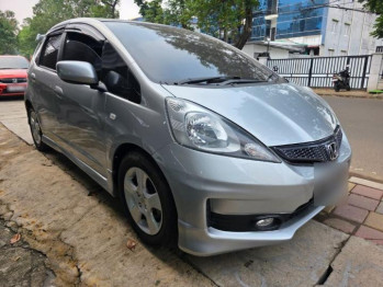 Honda Jazz 1.5L S Automatic 2011