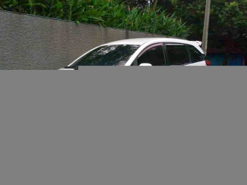 Honda Mobilio 1.5L E Automatic 2014