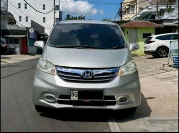 Honda Freed 1.5L E Automatic 2012