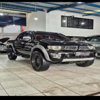 Mitsubishi Triton 2.4L Exceed DC Automatic 2012