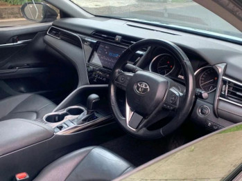 Toyota Camry 2.5L V Automatic 2020
