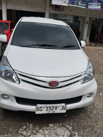 Daihatsu Xenia 1.3L R STD Automatic 2012