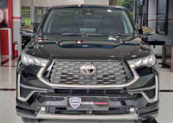 Toyota Innova 2.0L Q HV Modellista Zenix Automatic 2023