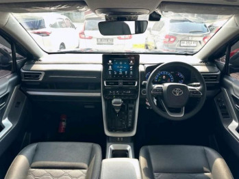 Toyota Innova 2.0L V HV Modellista Zenix Automatic 2022