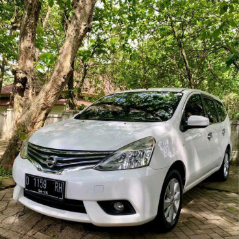 Nissan Grand Livina XV Automatic 2013
