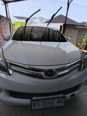 Daihatsu Xenia 1.0L M STD Manual 2014