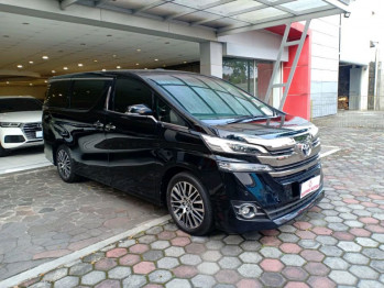 Toyota Vellfire 2.5L G Automatic 2015