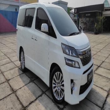 Toyota Vellfire 2.5L G Automatic 2015