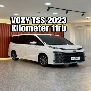 Toyota Voxy 2.0L Automatic 2023