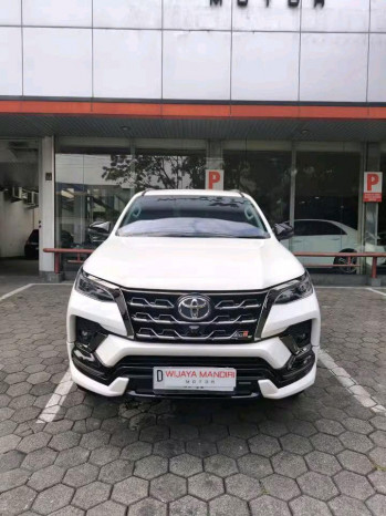 Toyota Fortuner 2.8L GR Sport 4x2 Automatic 2022