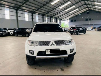 Mitsubishi Pajero Sport 2.4L Dakar 4x2 Automatic 2012