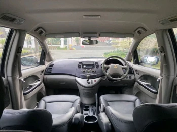 Mitsubishi Grandis 2.4L Automatic 2006