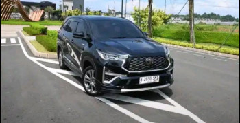 Toyota Innova 2.0L Q HV Modellista Zenix Automatic 2023