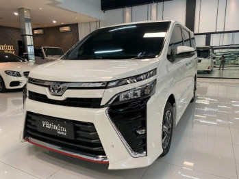 Toyota Voxy 2.0L Automatic 2018