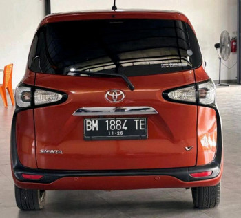 Toyota Sienta 1.5L V Automatic 2016