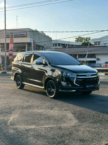 Toyota Innova 2.4L Q Venturer Diesel Automatic 2017