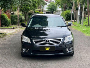 Toyota Camry 2.5L V Automatic 2010